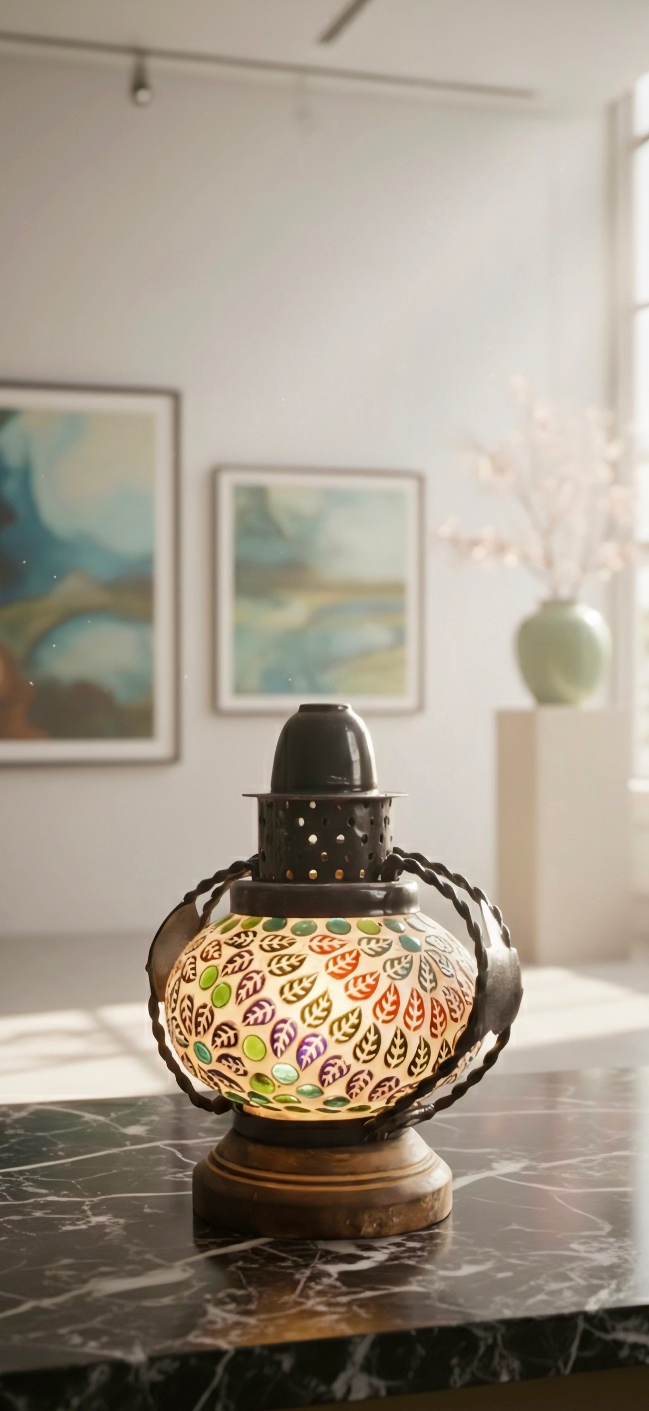Vintage Leaf Glow Lantern – Handcrafted Glass & Iron Table Lamp
