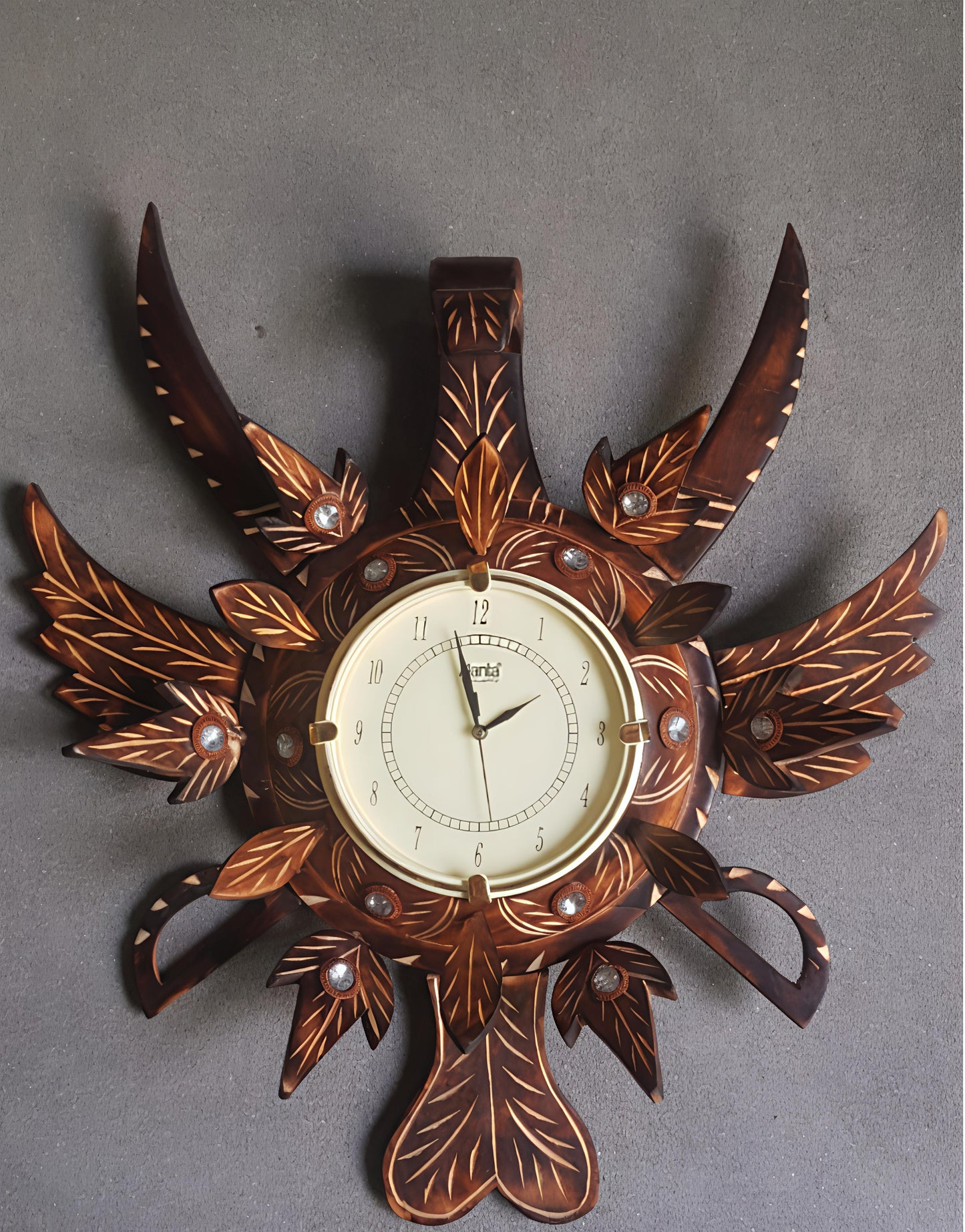 Royal Handcrafted Wooden Leaf Wall Clock – Antique Luxury Design