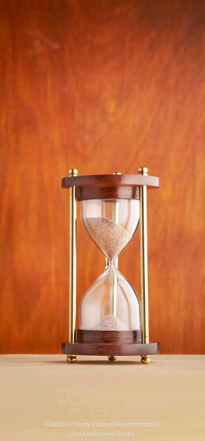 Handcrafted Wooden Hourglass – Vintage Sand Timer Decor